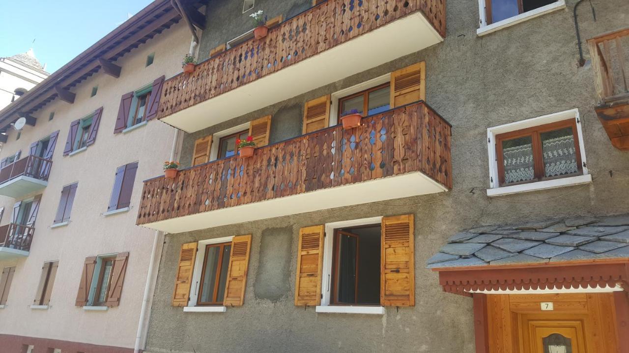 Chambre A Louer A La Nuitee Lanslebourg-Mont-Cenis Exteriér fotografie